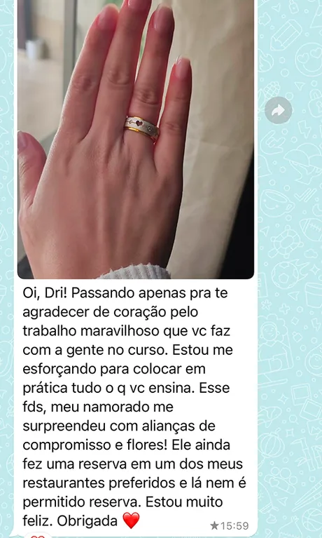 Mensagem de aluna: meu namorado me surpreendeu com alianças de compromisso e flores